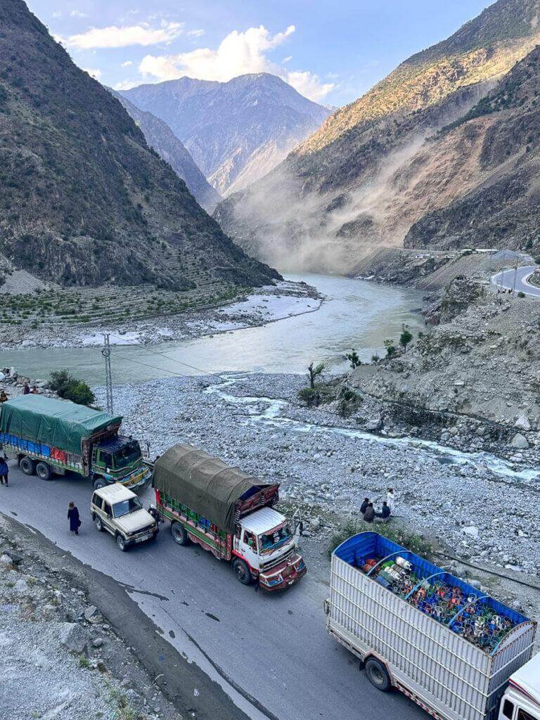 Atasco de tráfico en la autopista Karakoram